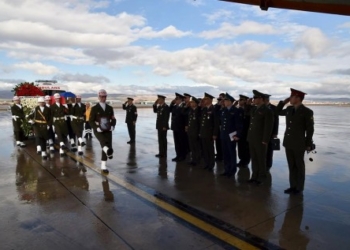 Россияне шокированы почестями, с которыми турецкие военные передали РФ погибшего пилота