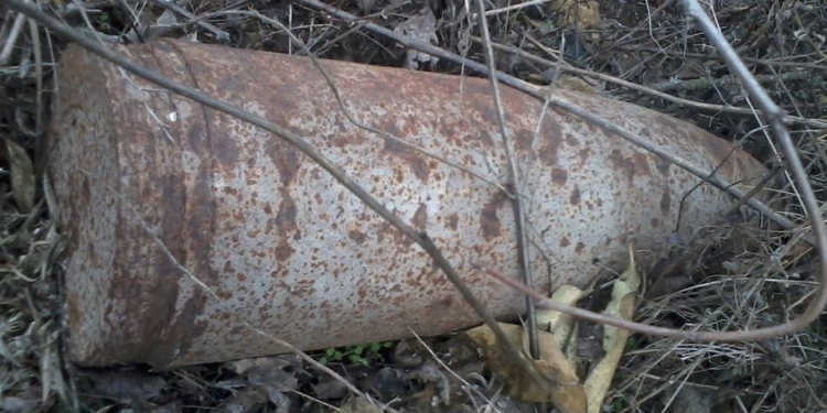 Еще один снаряд обезврежен – он сам “вылез” из земли