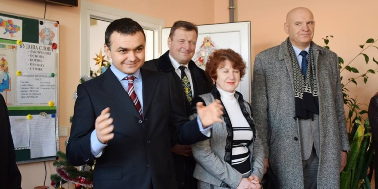 Николаевский губернатор оплатит баштанским школьникам экскурсию в Верховную Раду