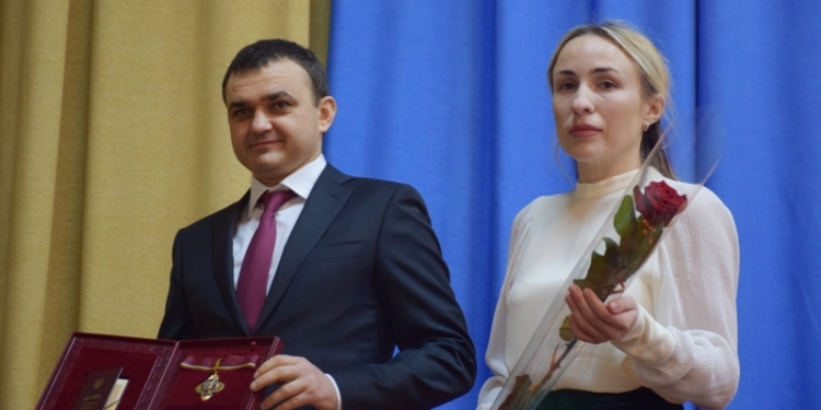 На сессии облсовета жителям Николаевщины вручили государственные и областные награды