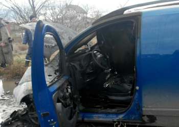 В Жовтневом районе основательно обгорел Peugeot Bipper