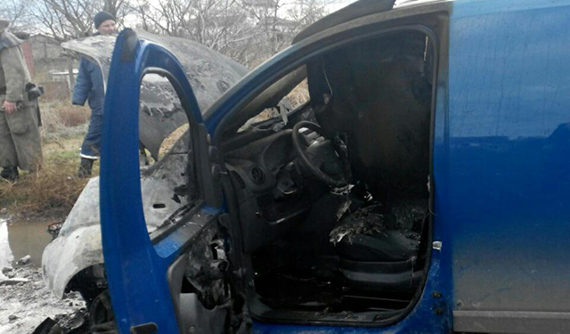 В Жовтневом районе основательно обгорел Peugeot Bipper