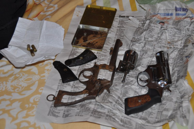 Житель Николаева хранил у себя два револьвера «для самообороны» 3