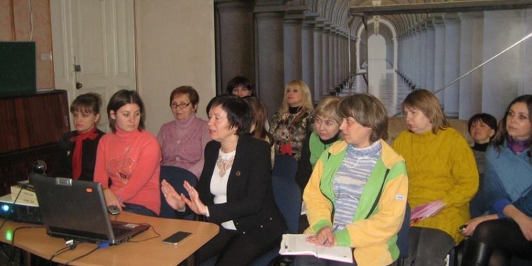 Николаевские и харьковские библиотекари обниваются опытом в режиме скайп-конференции