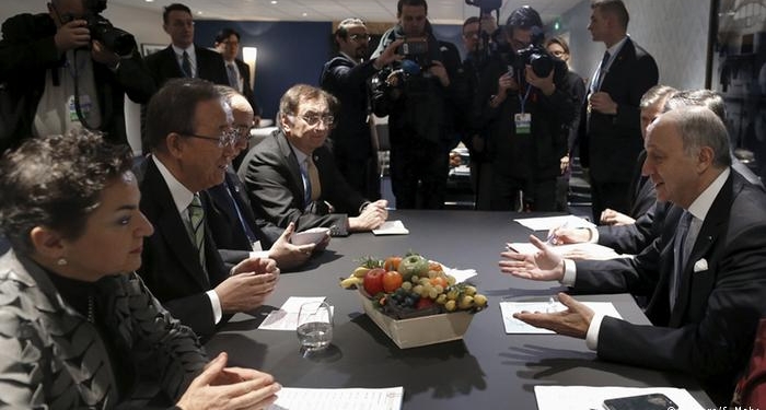 В Париже принят предварительный вариант соглашения по климату