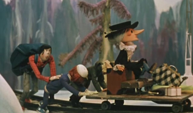 На дрезине с лампочками и шампанским: так трое украинцев ехали на подконтрольную боевикам территорию