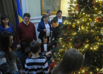 Кабмин поздравил украинцев с Новым годом