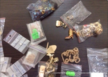 Украинец пытался в нижнем белье провезти на неподконтрольную территорию жемчуг, бриллианты и старинные монеты