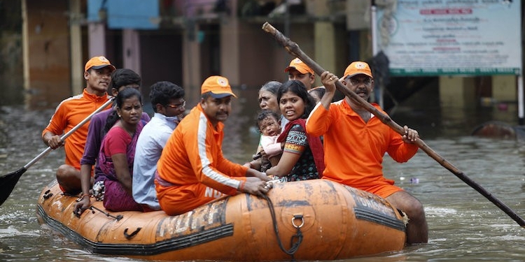 Индия страдает от сильного наводнения, число жертв растет
