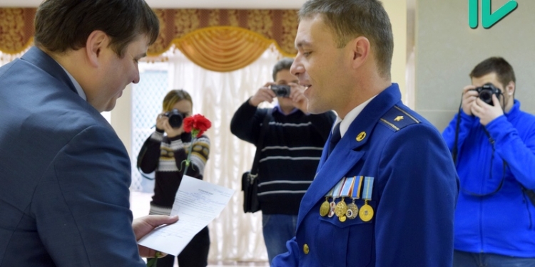 «Вы стали настоящим щитом Европы»: бойцам АТО из Николаева и семьям погибших вручили ордера на квартиры