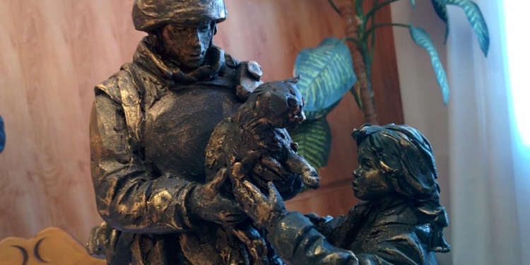 В Крыму весной установят памятник оккупанту с котенком