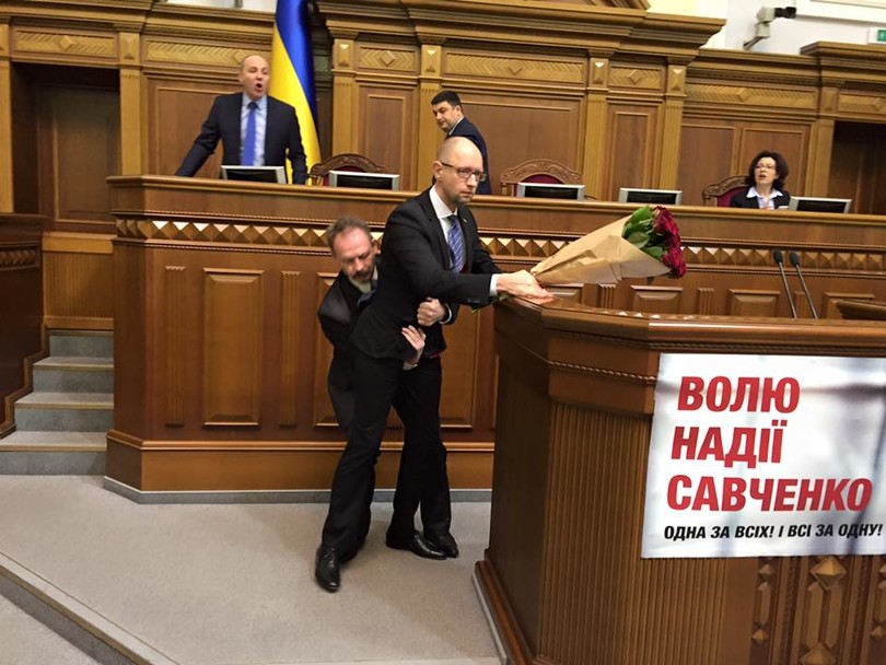Порошенко поддержал решение БПП об исключении Барны из фракции 1