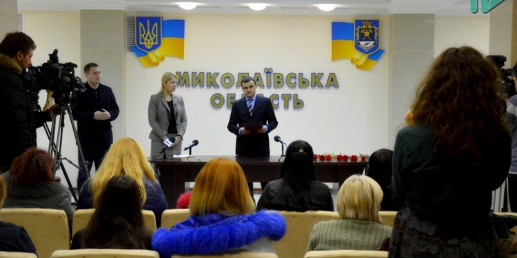 «Это то, что обязано делать государство»: В Николаеве выдали еще 8 ордеров семьям погибших в АТО бойцов