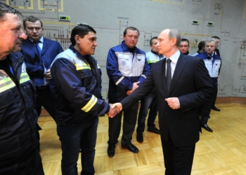 В РФ отчитались о запуске энергомоста в Крым и готовности “тянуть газ” с Кавказа