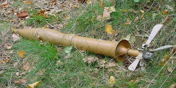 На Николаевщине в скирде соломы женщина обнаружила противотанковую гранату в упаковке