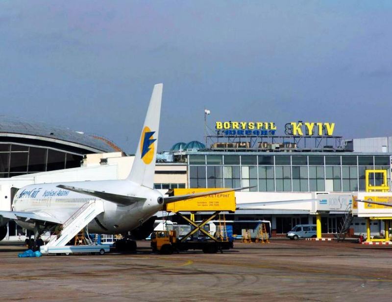 Химатака в Борисполе. Аэропорт не работал, 50 человек обратились за помощью 1