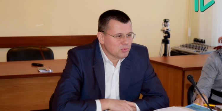 Приблизительно, но хотя бы так: депутаты Николаевского облсовета спорили, стоит ли рассматривать бюджет области на 2016 год без Госбюджета-2016