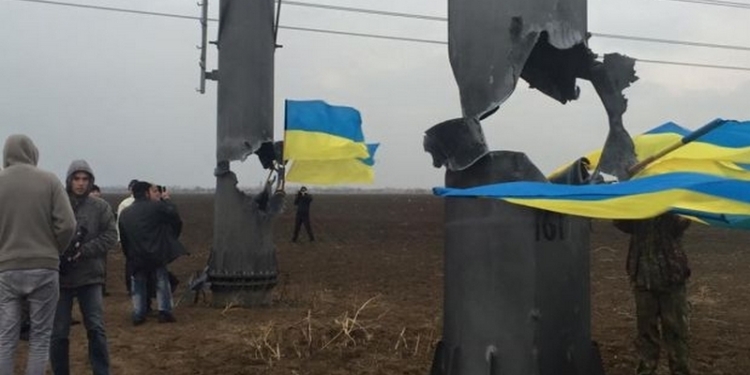 Ремонтники подключили одну из ЛЭП, поставляющую электричество в Крым