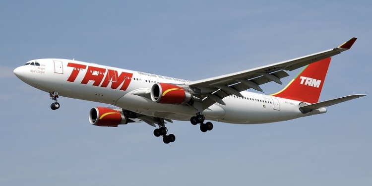 Летевший в Бразилию самолет вернули в Мадрид из-за сообщения о бомбе