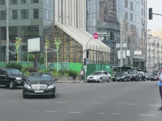 Комплект зимней резины для бронированного Mercedes-Benz Гройсмана купили за 272 тыс.грн.