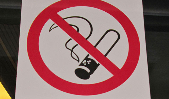 За бросок окурка мимо урны в Италии теперь будут штрафовать на 300 евро