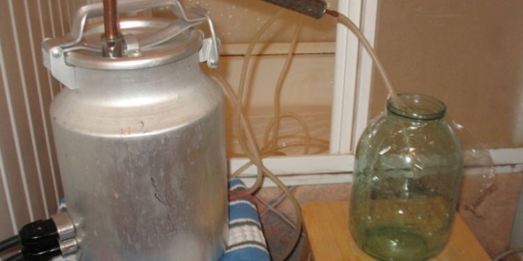 Полиция отработала точки продажи самогона вблизи воинских частей в Николаевском и Березанском районе