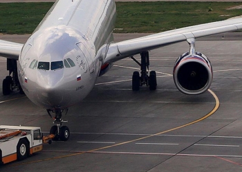 В российский самолет в Сеуле при посадке ударила молния