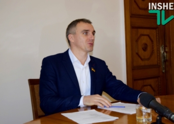 Сенкевич рассматривает возможность введения платного проезда по николаевским мостам для грузовиков