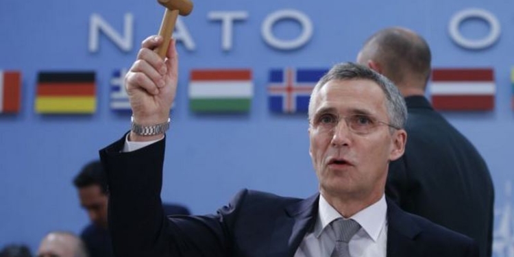 Решение пригласить Черногорию в НАТО не касается России – Столтенберґ