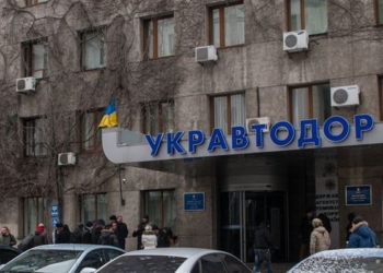 На главу Укравтодора напали прямо в кабинете. В Николаеве председателя Службы автодорог тоже запугивали