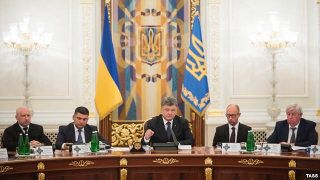 «Жити по-новому»: как прошел год украинских реформ? Чего на самом деле хотел Майдан?