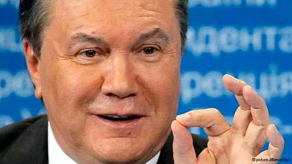Янукович получил российский паспорт - Transparency 1