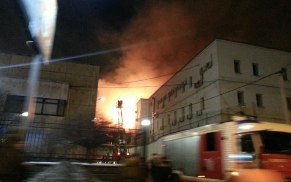 В Москве большой пожар. Горит швейная фабрика