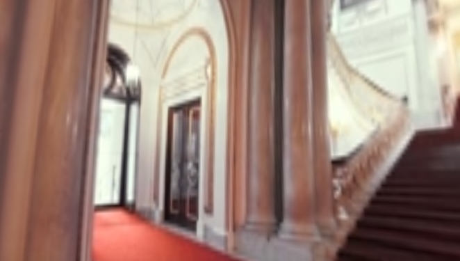 GOOGLE создал 3D-тур по Букингемскому дворцу