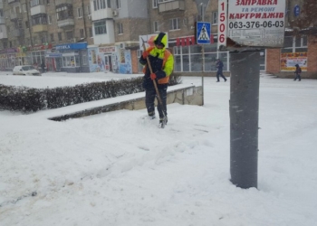 Городским властям в борьбе со стихией помогают николаевские предприятия и организации