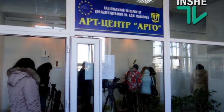 «Серце моє радіє у Господі»: в НУК им.адмирала Макарова открылась выставка сакральной живописи Марии Иванюты