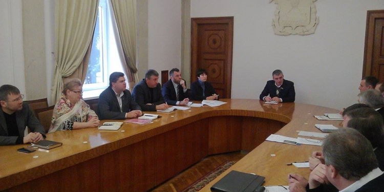 Депутаты николаевской “Самопомочи” хотят направить на питание детей 1-4 классов “депутатские” деньги