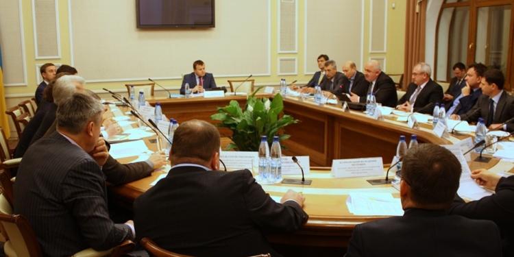 Через 2 недели в Украине должен подешеветь бензин – нефтетрейдеры почти согласны