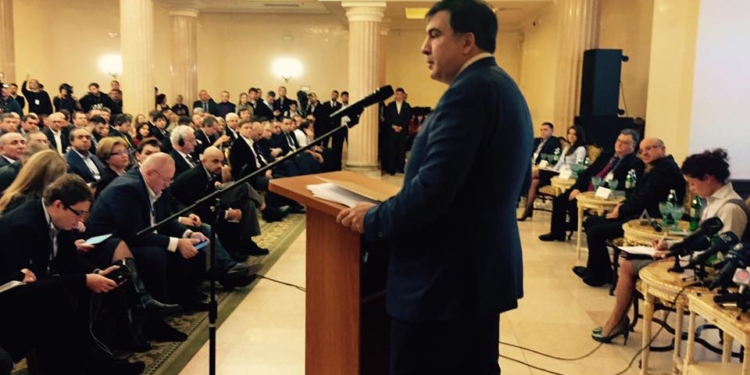 Саакашвили на форуме в Харькове: Надо отправить на свалку элиту, которая 25 лет грабит народ