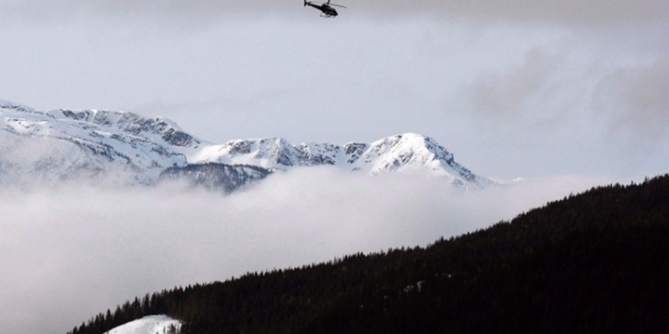 В Канаде из-за схода лавины погибли пять человек
