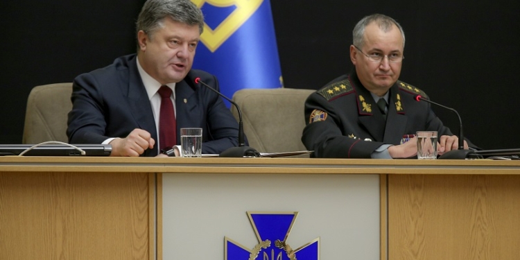 Задержанный замглавы Службы экспортного контроля за взятку в $ 250 тысяч снова вышел на работу