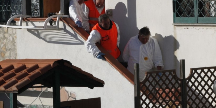 Украинец в Италии убил жену и дочь и пытался перерезать себе горло