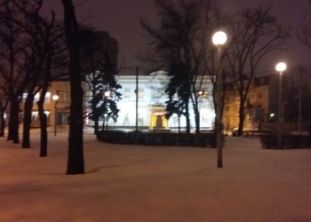 Испытание на прочность. В Николаеве улицы засыпает уже не снегом, а ледяной крошкой