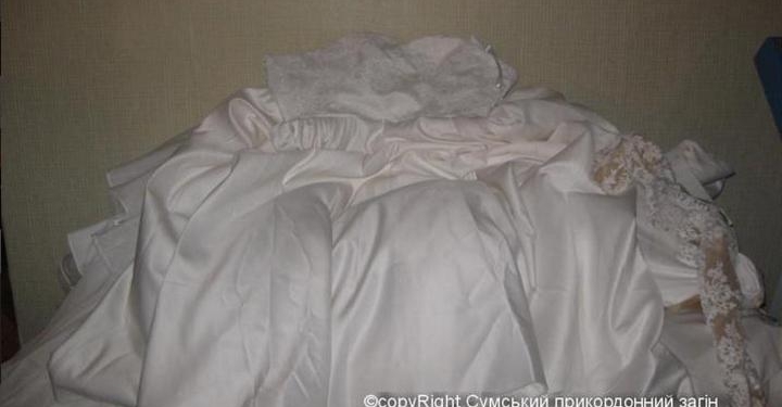 Не хватает, наверно: из Хмельницкого в Москву скрыто везли свадебные платья