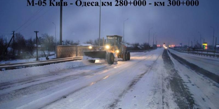 Камень в огород: одесситы-дорожники хвастают, как почистили трассу Киев-Одесса, и упрекают власть Николаева в отсутствии контакта с частниками