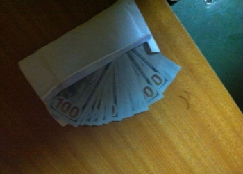 Граждане, сдавайте валюту: сотрудники Николаевской таможни нашли припрятанные сирийским капитаном $5,9 тыс.