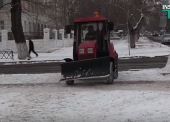 Не снег и был, но и его убирают не везде