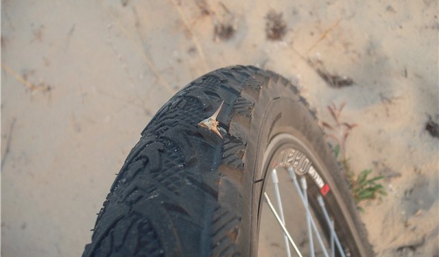 Рождество в Мигии. Компания решили покататься на тракторной шине. Один в реанимации