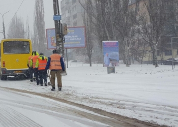 Городским властям в борьбе со стихией помогают николаевские предприятия и организации