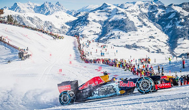 Пилот Формулы-1 проехал на чемпионском болиде по горнолыжной трассе